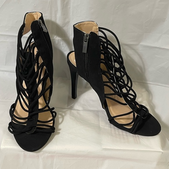 Qupid Shoes - Qupid womens new never worn size 7 black shoes with zipper and straps